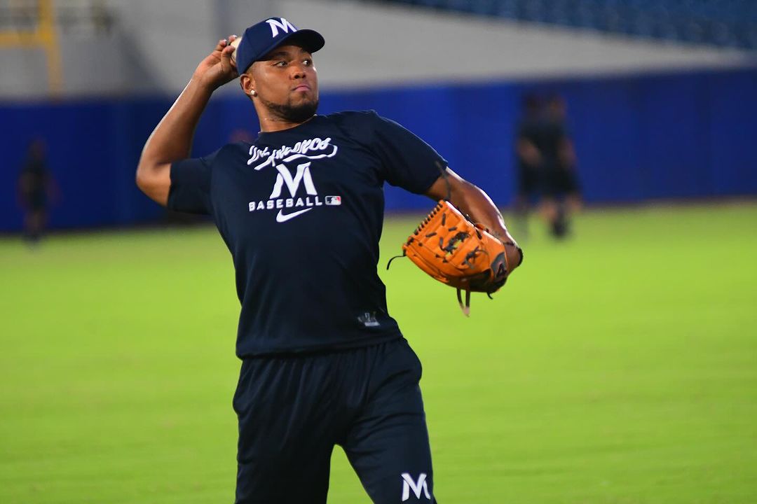 Vaqueros va por Caimanes