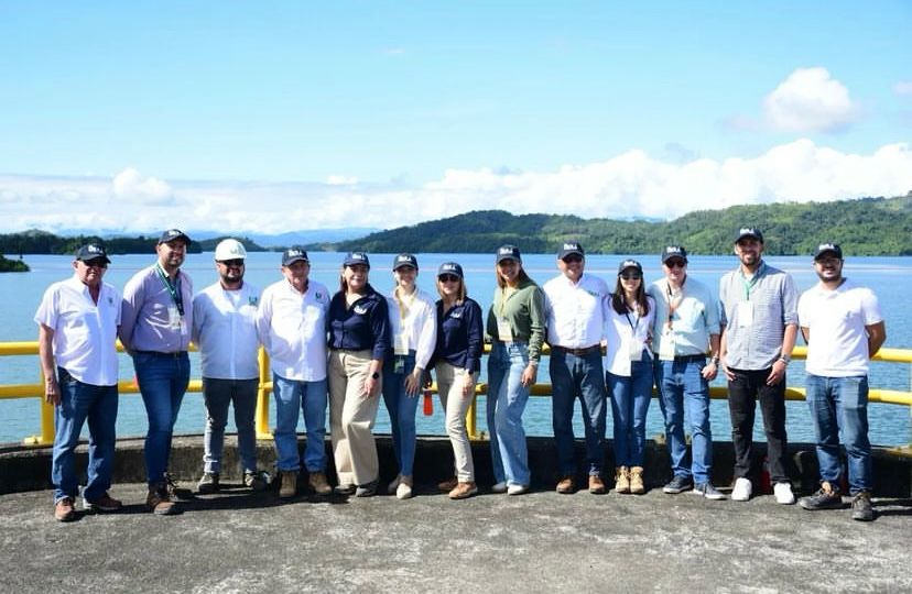 Empresarios del sector energía visitaron la hidroeléctrica Urrá
