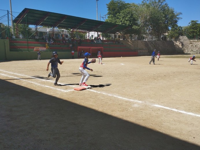 Buenos batazos en el Interclubes de Traviesos
