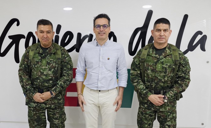 Alcalde recibe a los nuevos comandantes