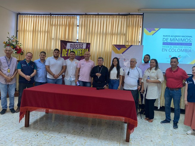 Periodistas hablaron sobre paz y reconciliación