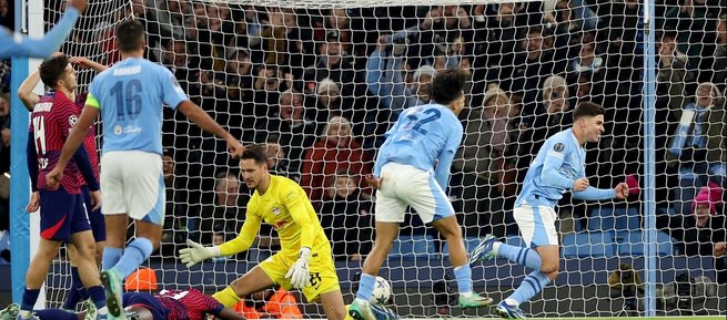 El Manchester City salvó su invicto en casa en la Champions con gran remontada