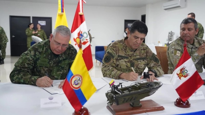 Colombia y Perú oficializa plan para intercambiar capacidades militares