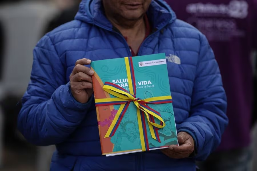 Exministros advierten vicios en la reforma a la salud