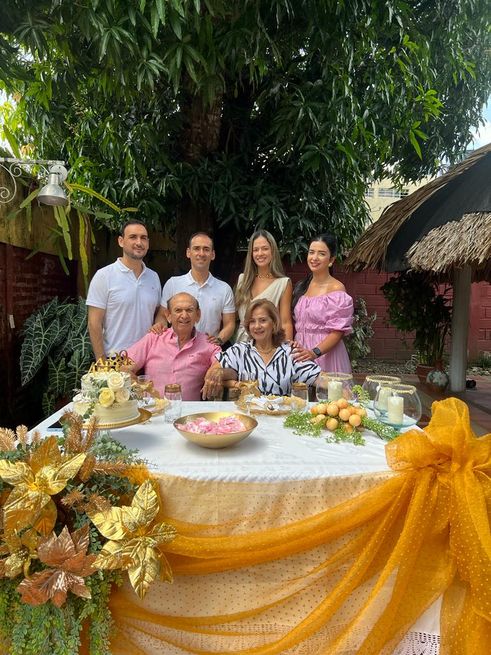 Celebramos con ustedes