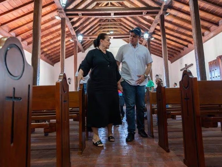 Reapareció Cielo Gnecco en una iglesia tras la revocatoria su orden de captura por homicidio