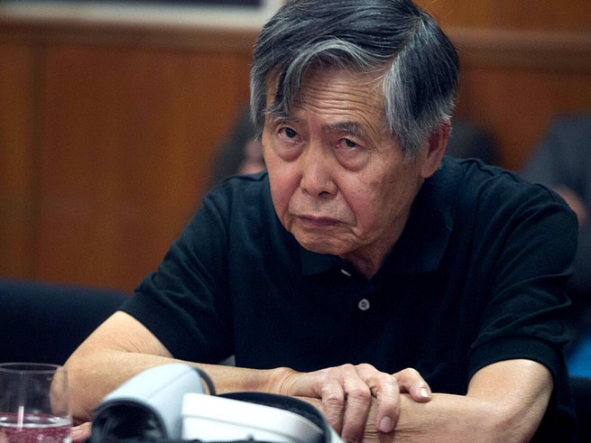 Juez peruano ordena que Alberto Fujimori continúe en la cárcel