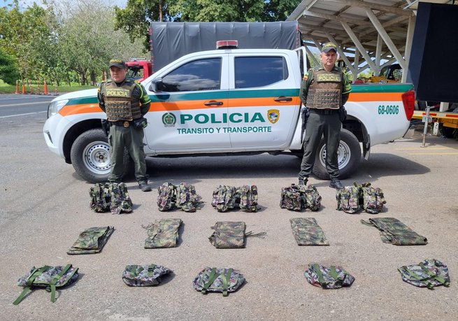 Incautación de Prendas Militares en la Vía Planeta Rica-Montería