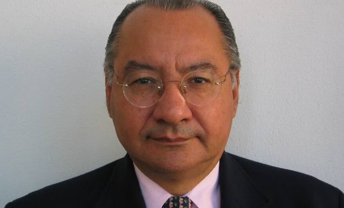 El exembajador de origen colombiano, Manuel Rocha, fue arrestado por espiar para Cuba