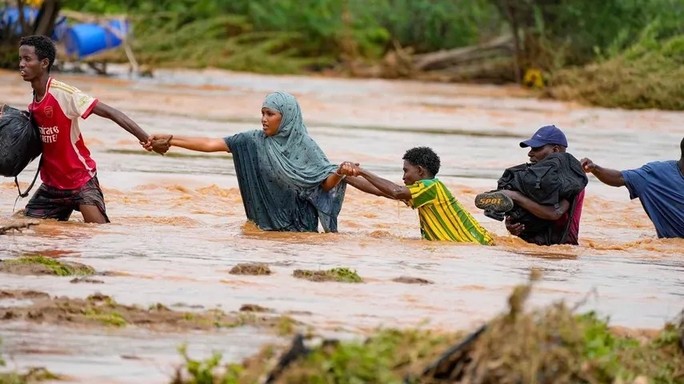 Van 57 muertos por inundaciones en Tanzania
