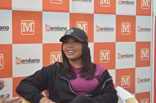 Natalia Curvelo deslumbra con su '1er round' discográfico