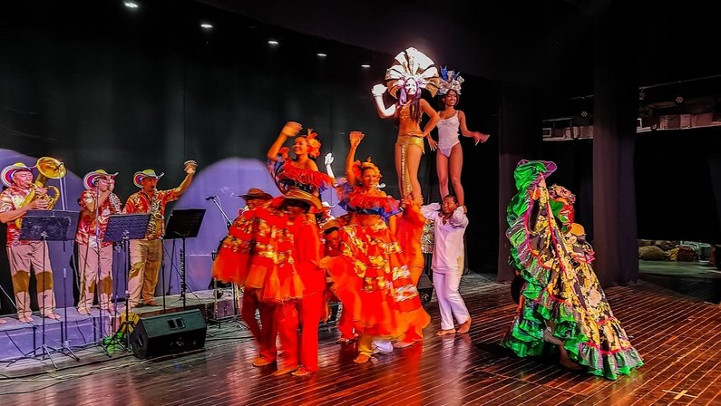 Ballet folclórico de Sincelejo deleitó al público con su presentación