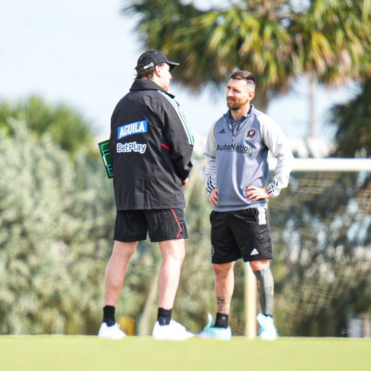 Néstor Lorenzo recibió a Messi en el entrenamiento de la Selección Colombia en Miami