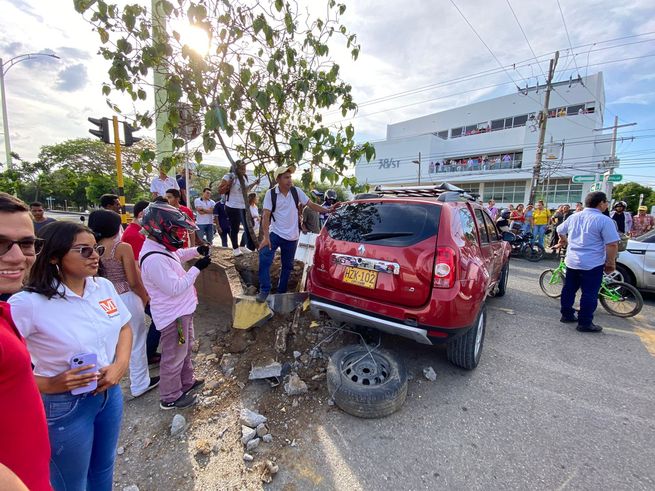 Fuerte accidente de tránsito en la 38 con circunvalar