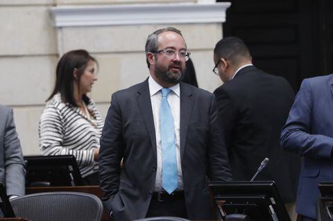 Corte Suprema de Justicia ordenó capturar al senador Ciro Ramírez