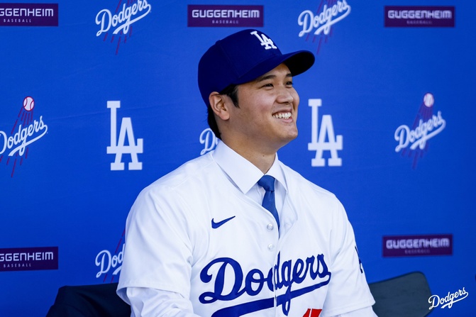 ¡Es oficial! Shohei Ohtani fue presentado por los Dodgers
