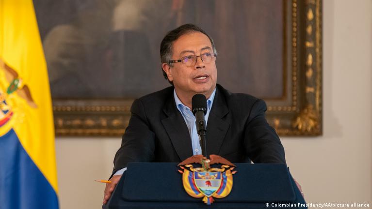 "No es prioridad el cese al fuego": Petro