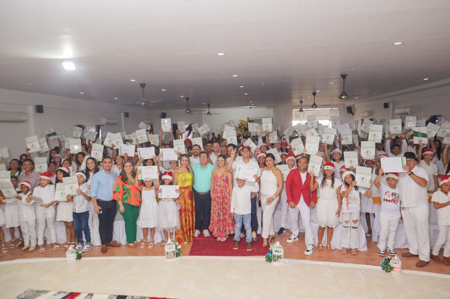 En Coveñas se gradúan los primeros 170 beneficiarios del programa "Inglés para Todos"