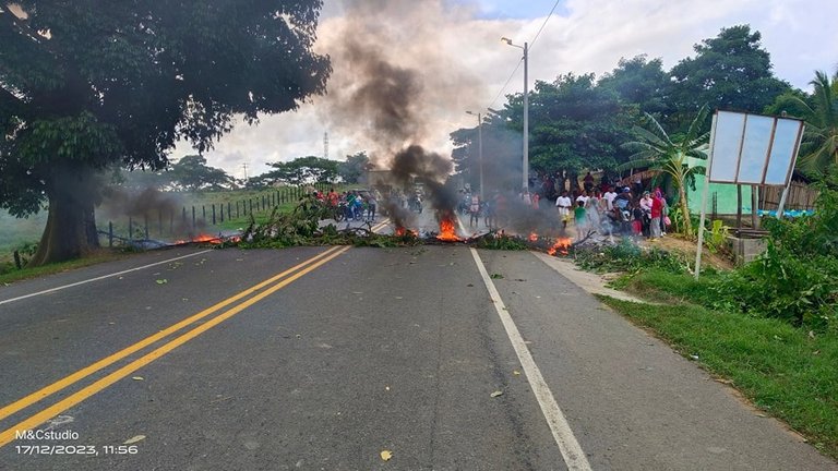 Siguen los bloqueos por el mal servicio