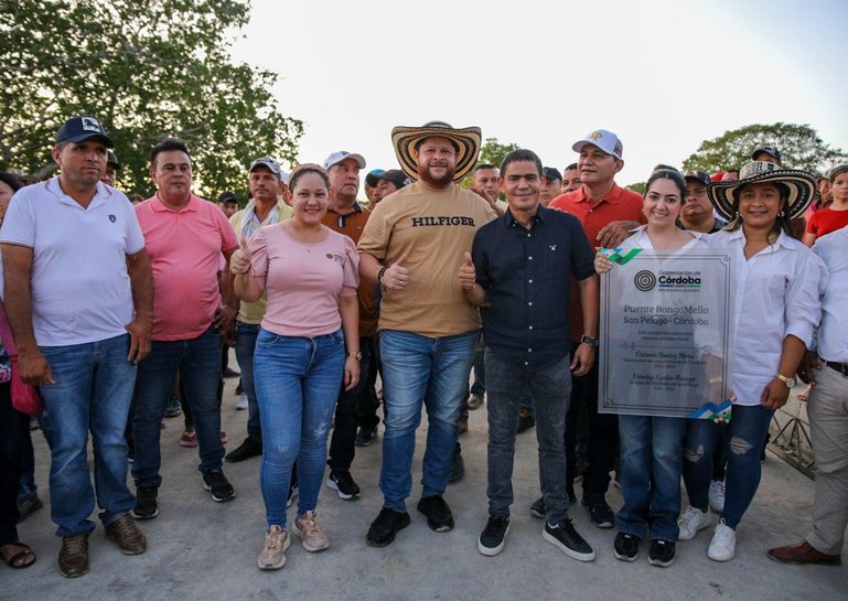 Gobernador entregó puente Bongamella en San Pelayo