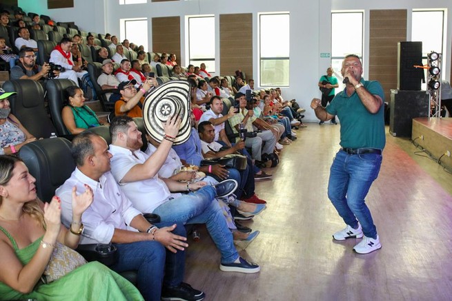 Gobernador de Córdoba hace entrega del Centro Cultural San Juan en Sahagún
