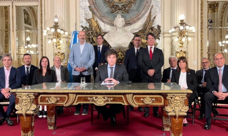 Javier Milei anunció plan de desregulación de la economía