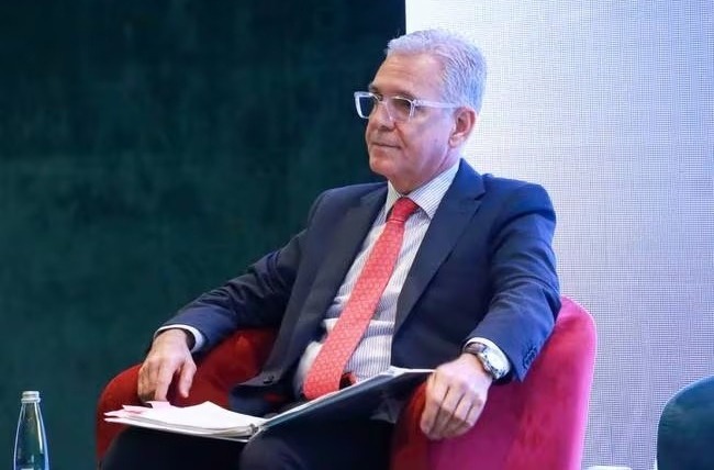 Renunció el viceministro de Defensa, Alberto Lara