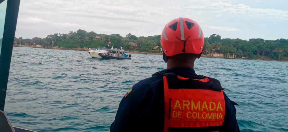 2 migrantes murieron y 30 fueron rescatados por la Armada Nacional