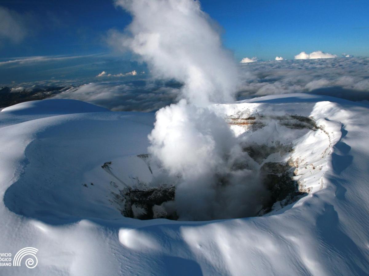 El volcán Nevado del Ruiz se mantiene en alerta amarilla