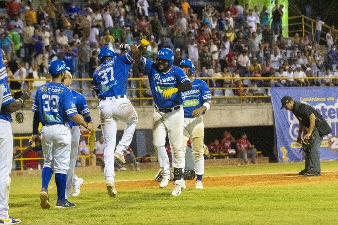 Vaqueros vuelve a casa por la clasificación