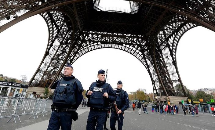 Cierran la torre Eiffel por huelga contra la “actual gestión”