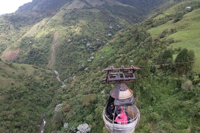 Cinco personas están atrapadas en una góndola del cable aéreo en Caldas