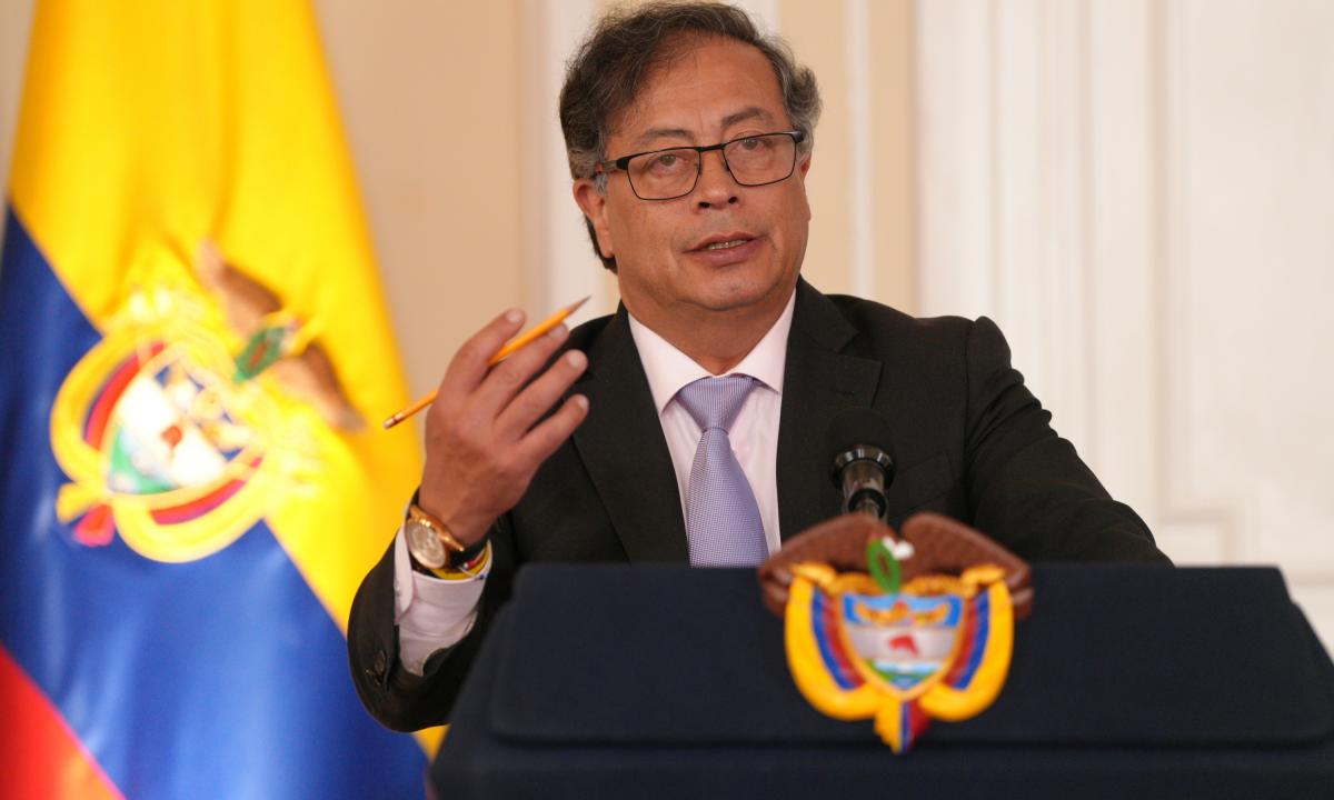 Petro anuncia ayudas para estudiantes colombianos en Argentina