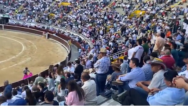 Otra vez se escuchó el "Fuera Petro"