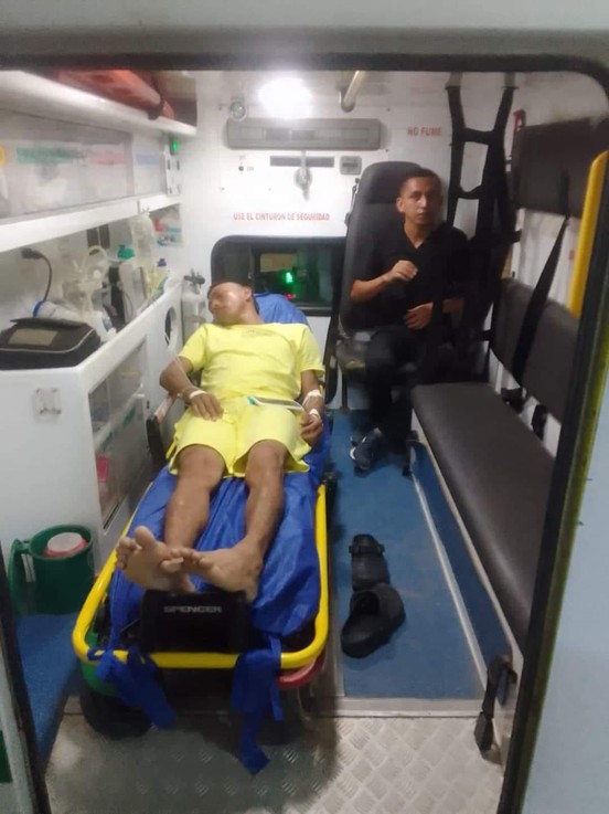 Le incrustaron una banderilla en el abdomen