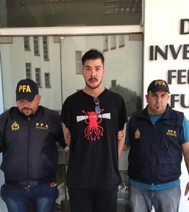 Cantante mexicano fue capturado por supuesto abuso de menores