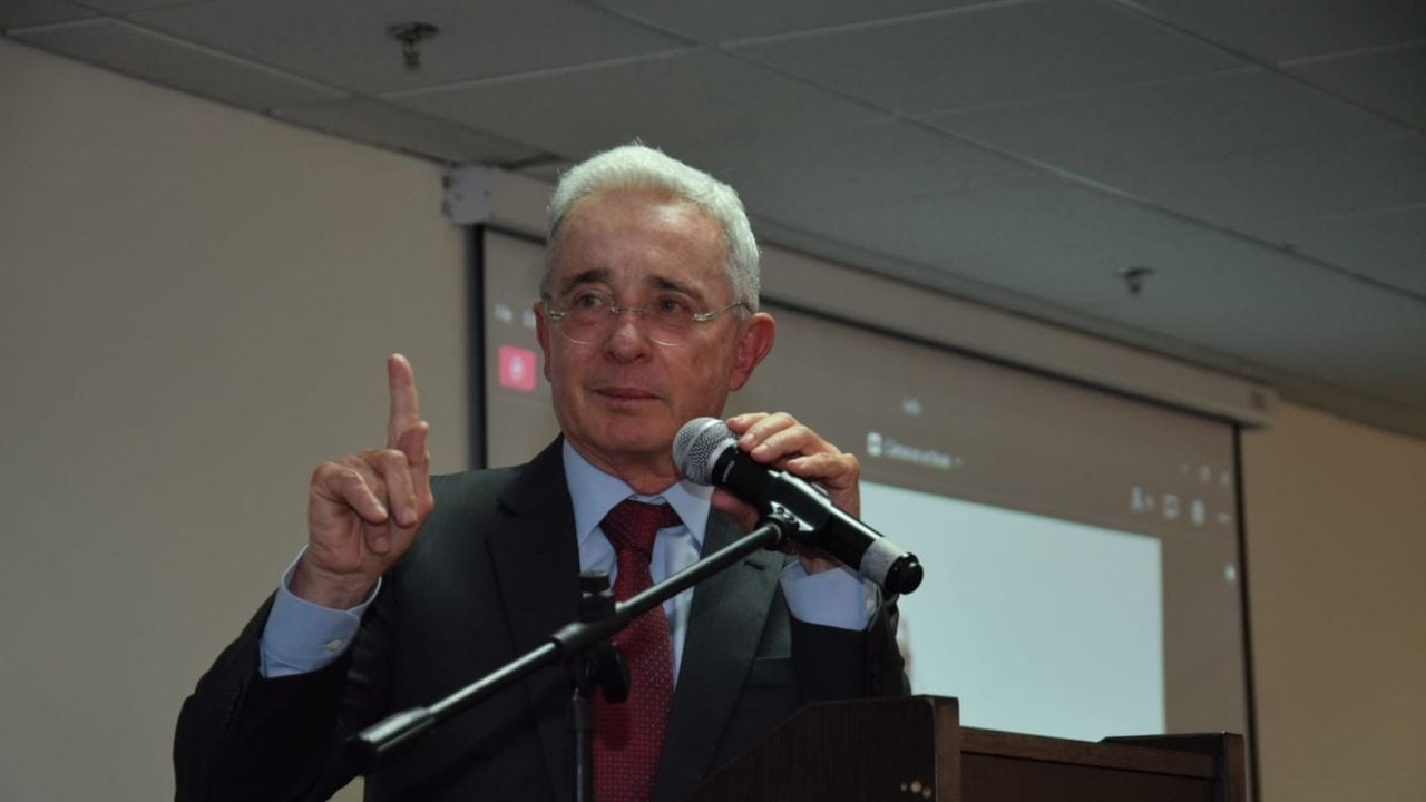 Renunció el fiscal del caso Uribe