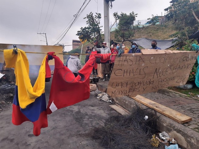 Ocho horas completa el bloqueo en la vía al Llano