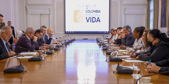 Petro se reunió con la delegación de paz del Estado Mayor Central