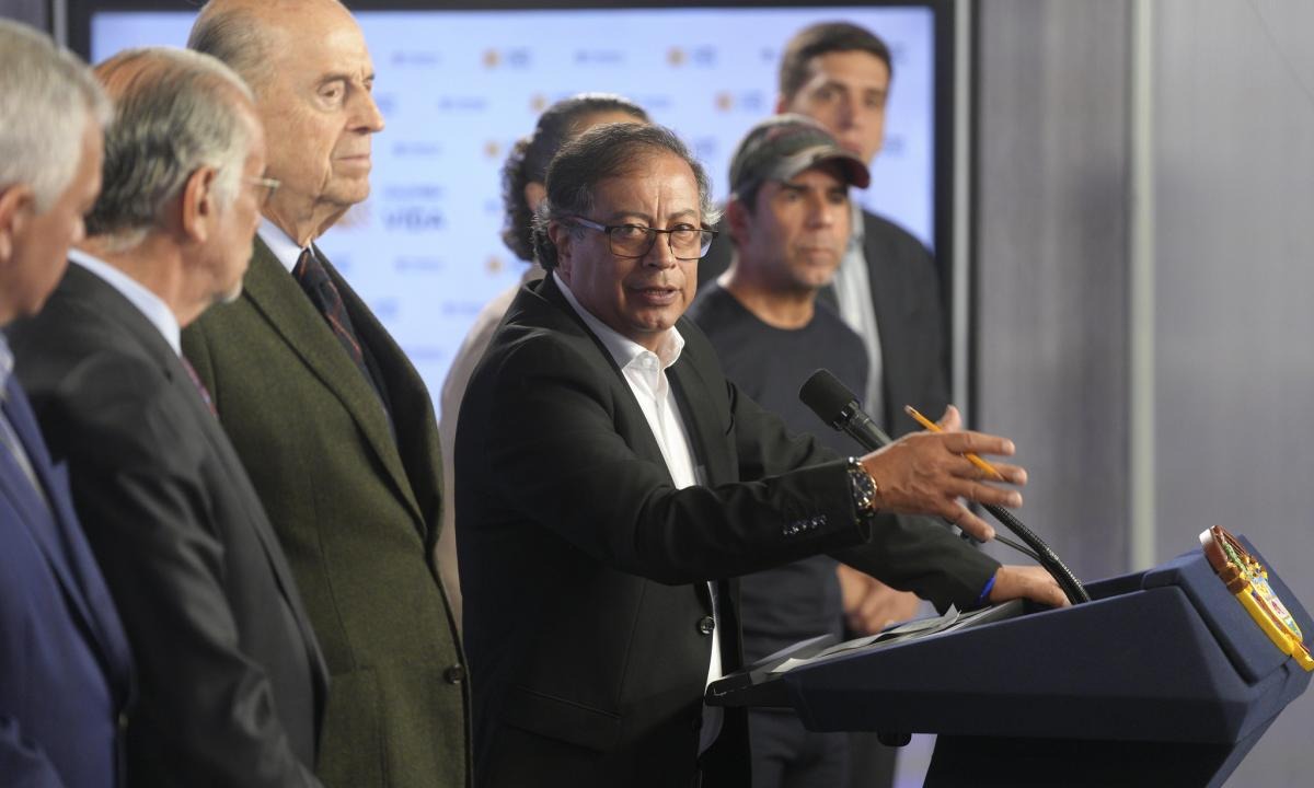 Gustavo Petro sí viajará a Davos
