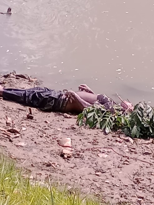 ¿Qué está pasando?, tres cuerpos en el río