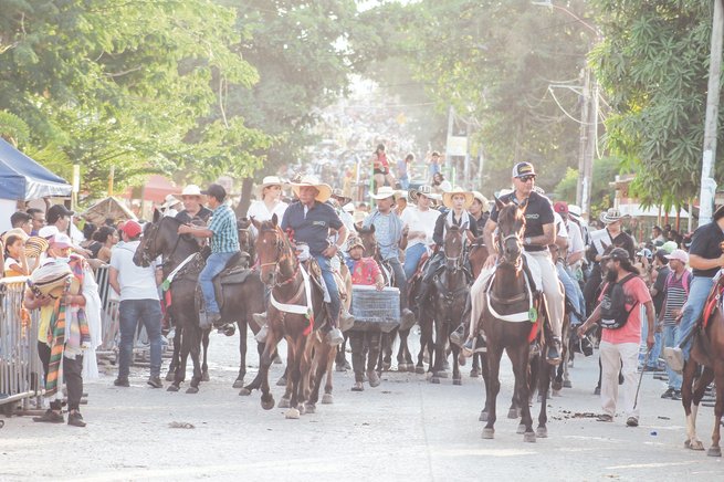 ¡Sencillamente espectacular! Miles de caballos en el 20 de Enero