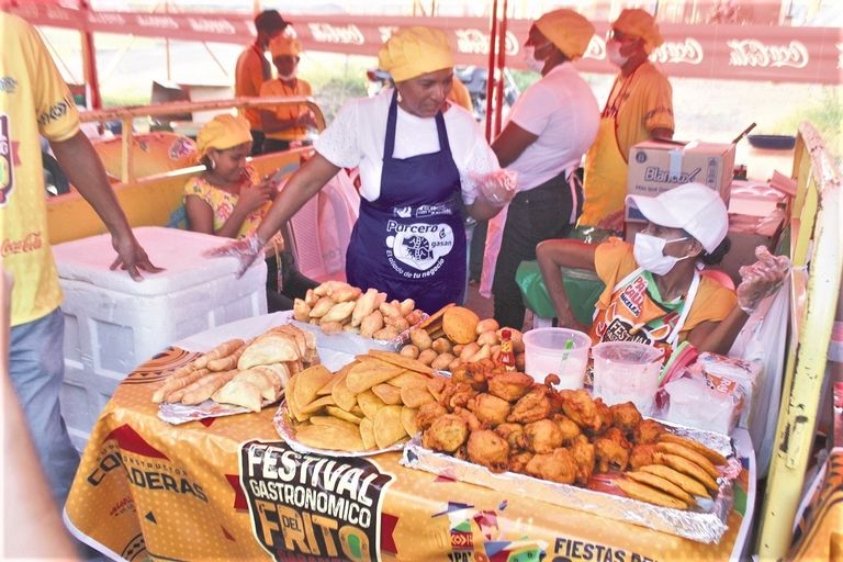 Salieron del caldero los primeros, manjares del Festival del Frito