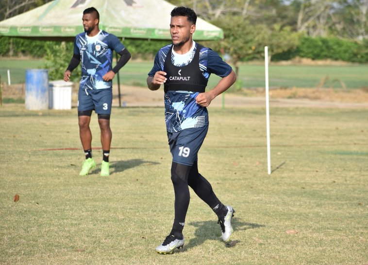 Jaguares cada vez más cerca del debut