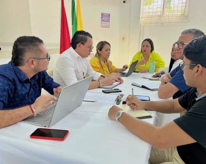 Toman acciones para garantizar el agua en Sincé