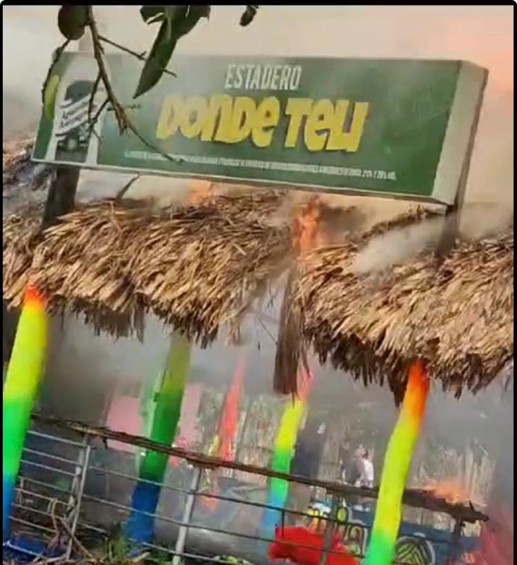 Incendio arrasa con estadero en San Antero