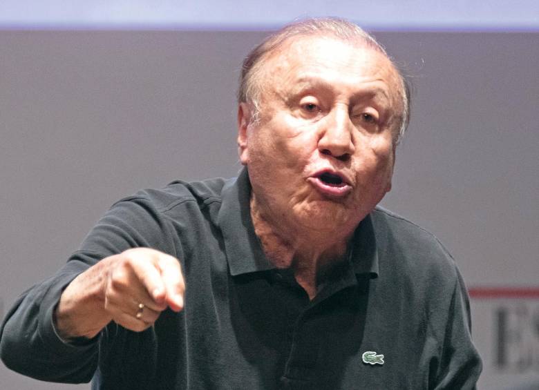 Sancionan al exalcalde Rodolfo Hernández