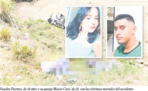 Pareja de jóvenes que viajaba en moto murieron accidentados