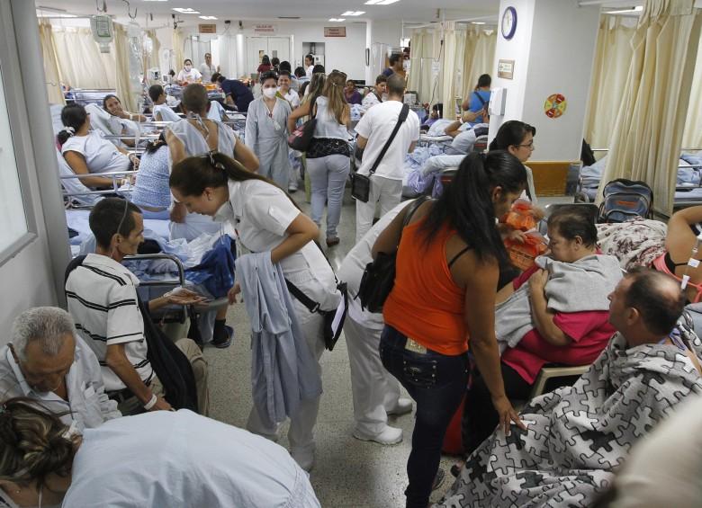 Colombia avanza a un colapso en salud: exministros