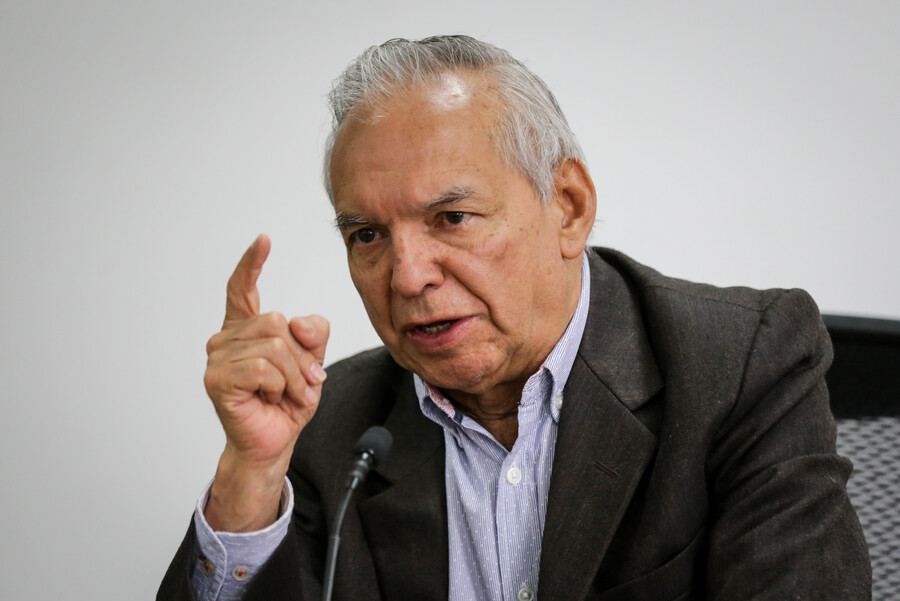 “Dejémoslo a él que divague”: Ricardo Bonilla tras la solicitud de una reforma tributaria para financiar la propuesta a la Salud